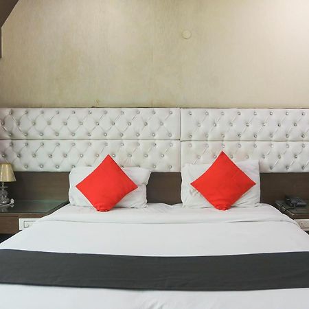 Hotel O Parktel Indirapuram Экстерьер фото