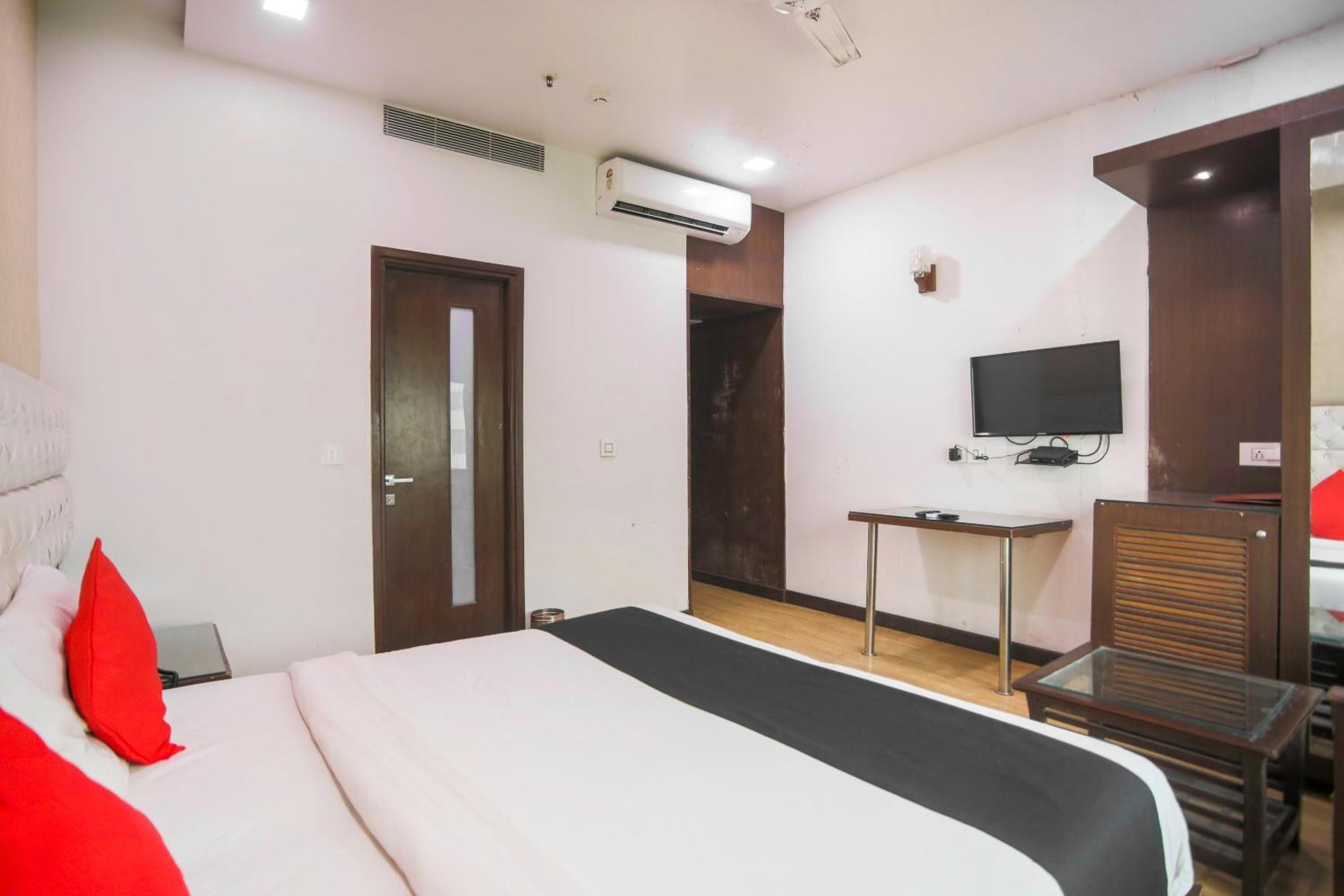 Hotel O Parktel Indirapuram Экстерьер фото