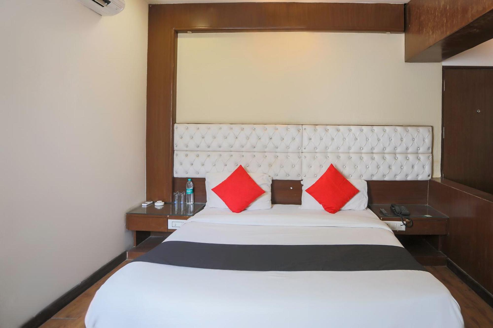 Hotel O Parktel Indirapuram Экстерьер фото