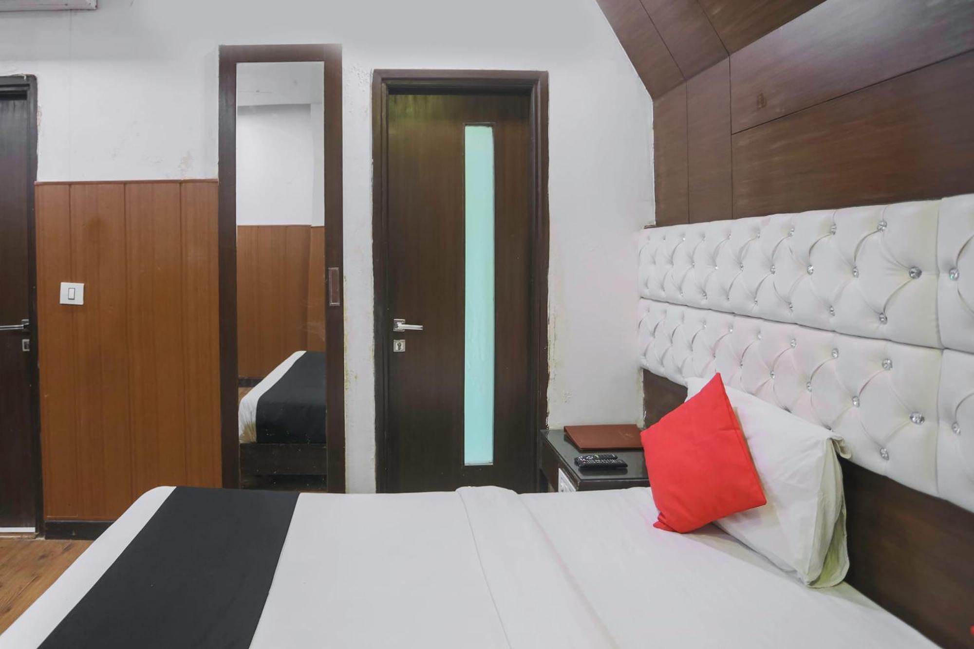 Hotel O Parktel Indirapuram Экстерьер фото