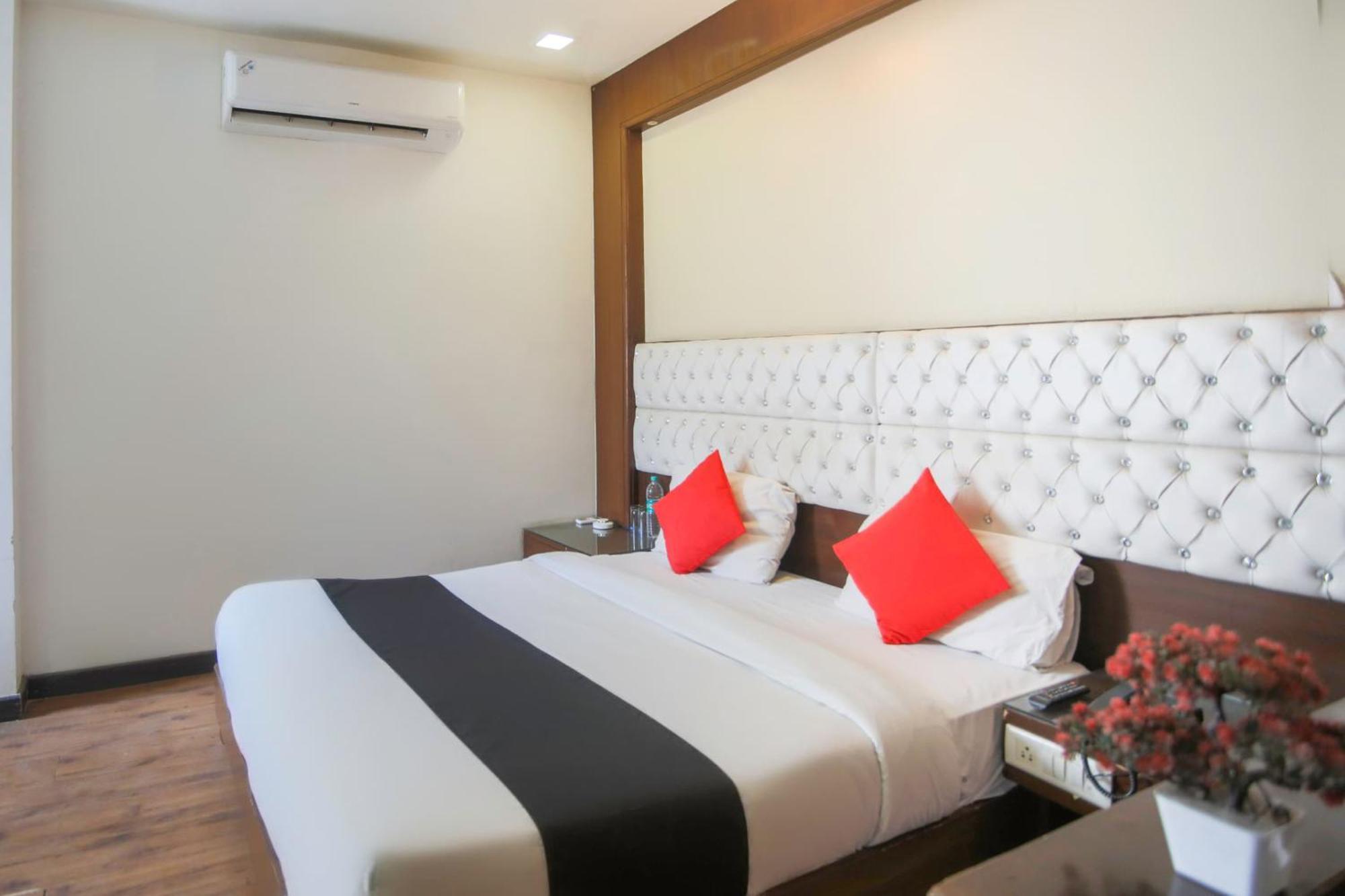 Hotel O Parktel Indirapuram Экстерьер фото