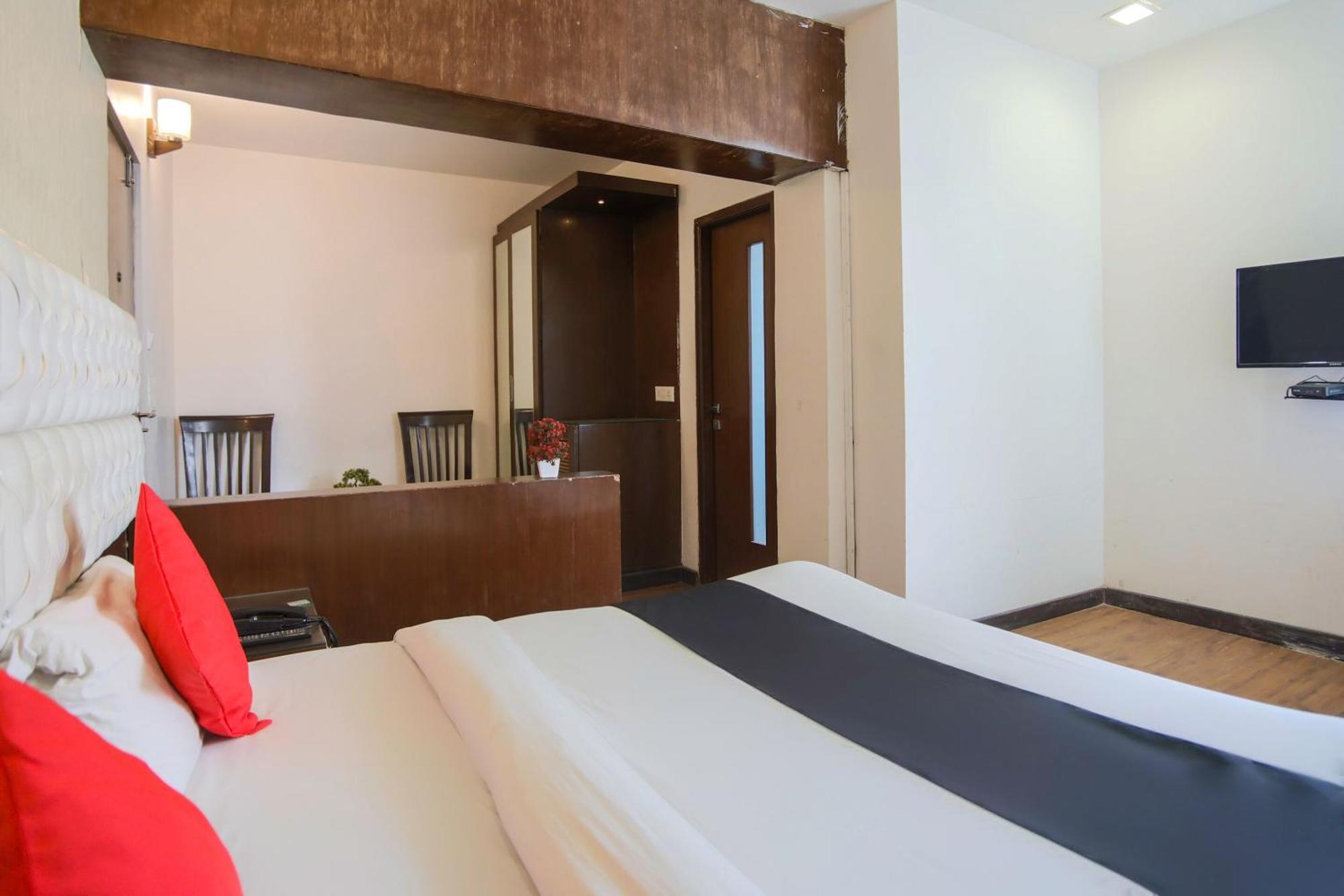 Hotel O Parktel Indirapuram Экстерьер фото